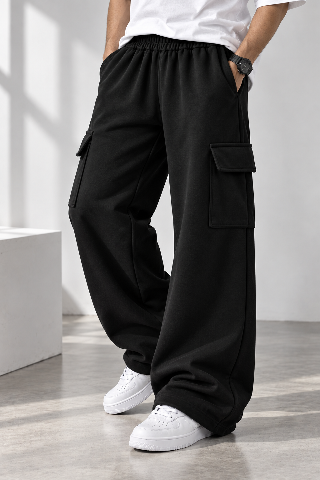 Wide-Leg Cargo Trousers - Black